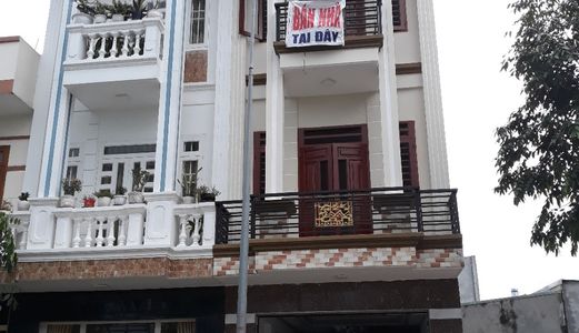 Định Cư Nước Ngoài Cần Bán Nhà 1 Trệt 2 Lầu, Sổ hồng riêng, Trịnh Như Khuê