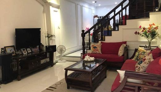 Bán Nhà Mới Đẹp Tôn Thất Tùng 38M2, 5 Tầng, ô tô, Mặt Tiền 4.5M, Giá 4,2 Tỷ.