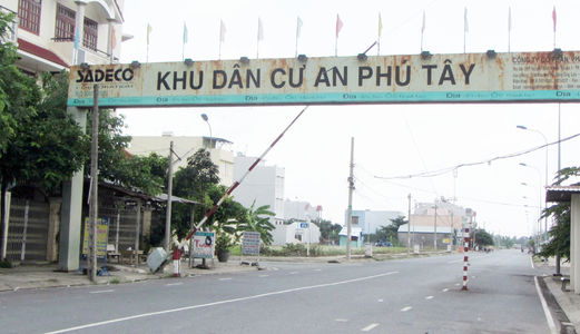 Bán Lô Đất Đối Diện Ủy ban nhân dân Xã An Phú Tây - Giá 800 Triệu - Sổ hồng riêng