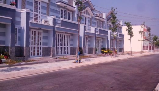 Nha Bán Gấp: Mặt tiền Quốc Lộ 50, DT 105M2, Sổ hồng riêng 100%