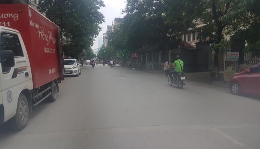 Hot!!! Nhà Đẹp! Mặt Phố Trần Quốc Hoàn! 50M2X 5Tầng! 11Tỷ.