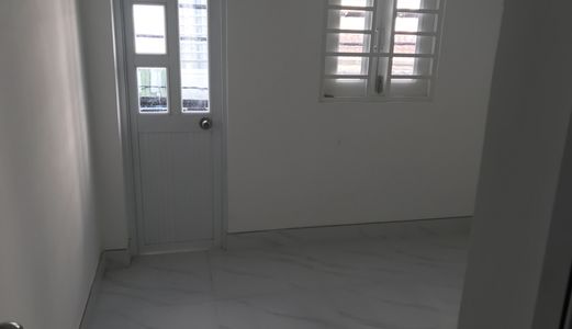 Bán Nhanh Nhà Mặt Tiền Hẻm 88 Nguyễn Văn Quỳ. Diện tích 3X5M. 1 Trệt, 1 Lầu. Giá 900 Triệu.