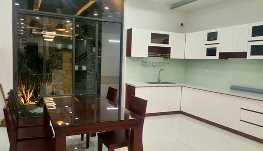 Bán Nhanh Nhà Khu Phạm Hữu Lầu. Diện tích 5X18M. Hướng Nam. 3 Tầng. Giá 8.2 Tỷ. Full Nội thất.