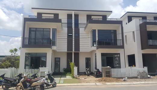 Cần Bán Biệt Thự Nghỉ Dưỡng Ven Sông Rẻ