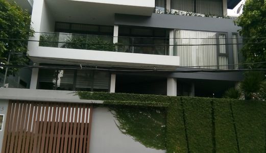 Bán Gấp Căn Villa, Dt 270M2, Shr, Giá 2 Tỷ 5, Mt Ql1A