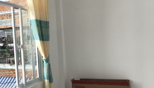 Bán Gấp Nhà Hẻm Xe Hơi Phạm Hữu Lầu . Dt 3X5M. 1Trệt,1Lầu,2Phòng Ngủ,2Wc . Giá 1.25 Tỷ 