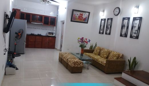 Cho Thuê Nhà Riêng Trong Ngõ Đường Ven Hồ Tây - Thiết Kế Hiện Đại - Có Thể Đến Ở Luôn