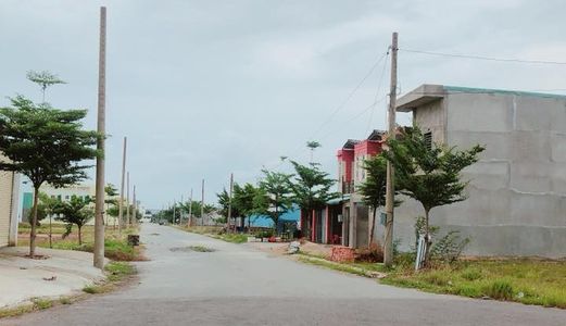 Bán Đất Thổ Cư Khu Tên Lửa 2. Đường Trước Nhà 20M, sổ hồng riêng từng nền, Giá 850 Triệu.