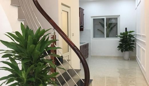 Siêu Phẩm Nhà Đẹp Chỉ 4.3 Tỷ, 5 Tầng Có Sân Riêng Đội Cấn Ba Đình