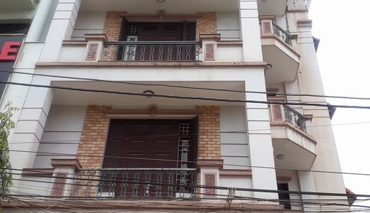 Bán Nhà Nguyễn Đình Hoàn, Diện Tích 30M, 4 Tầng, Giá 2.8 Tỷ