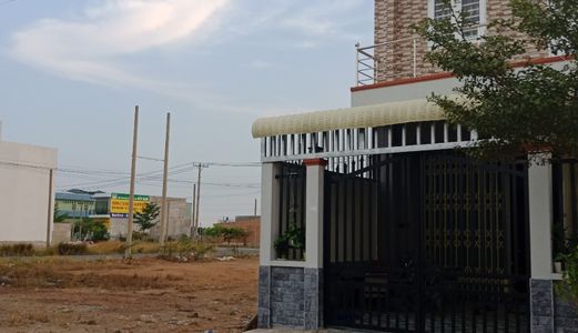 Cần Tiền Kinh Doanh Bán Gấp Lô Đất Mt Trần Văn Giàu, Gần Chợ, Trường Học.Sổ Hồng Riêng.Giá 780 Triệu