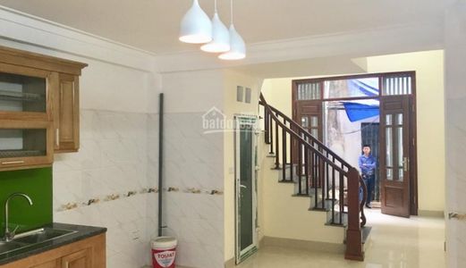 Hót!!! Bán Nhà Ngã Tư Sở 38M ,5 Tâng, Mặt Tiền 5.7, 3.2 Tỷ, Tặng 700 Triệu Nội Thất