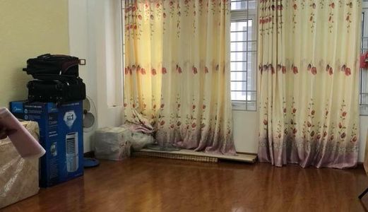 Bán Nhà Phân Lô Khuất Duy Tiến Đẹp Lung Linh 5 Tầng Giá 5.2 Tỷ