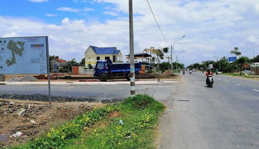 Cần Bán Gấp Lô Đất Mặt Tiền Quốc Lộ 50 Giá 9 Triệu / M2