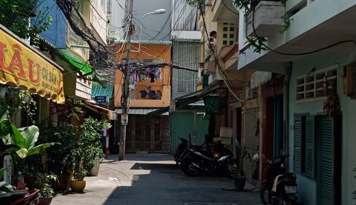 Bán Nhà Đường 12, Phường 4, Quận 4, Diện Tích 4X8M, 1 Trệt, 1 Lửng, 2 Lầu, Sân Thượng. Tặng Nội Thất. Giá 7.5 Tỷ .