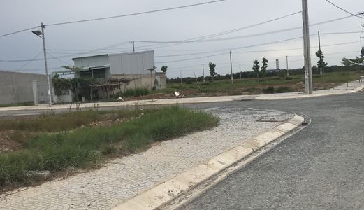 Sang Nhượng Vài Lô Đất Ngay Chợ Bến Cát. Giá Chỉ 400 Triệu/100M2, Thổ Cư 100%, Kinh Doanh Tốt