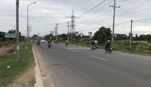 Sang Nhượng Vài Lô Đất Ngay Chợ Bến Cát. Giá Chỉ 400 Triệu/100M2, Thổ Cư 100%, Kinh Doanh Tốt