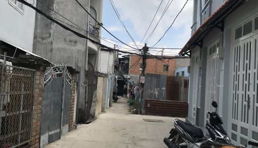 Cho Thuê Nhà Nguyên Căn Hẻm 115 Phạm Hữu Lầu . Dt 3X8M. 1Tr,1L. Giá 3.5 Tr / Tháng .