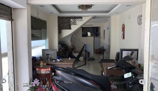 Bán Nhà Hẻm Xe Hơi 115 Phạm Hữu Lầu . Dt 3.3X14M. 1Trệt, 1Lầu. Căn Góc . Giá 3.2 Tỷ .