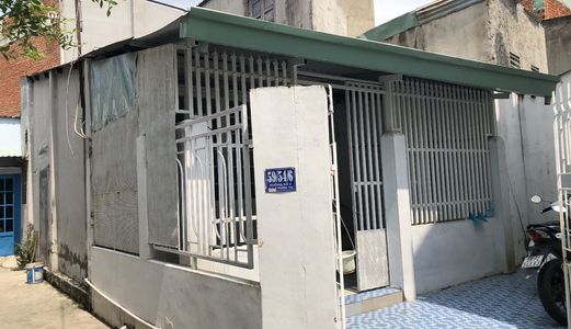 Cần Bán Căn Nhà Cấp 4 Tiện Xây Mới. Hẻm Thoáng Mát, Xe Hơi Lùi Vào Sân. Khu Dân Cư An Ninh Yên Tĩnh.