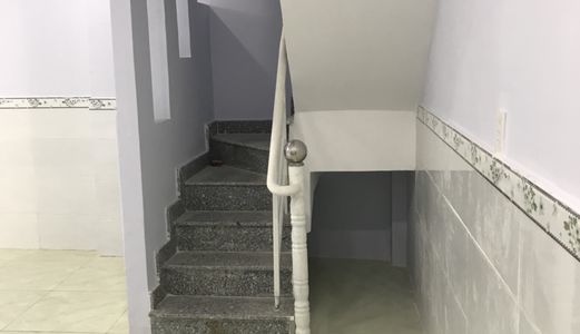 Bán Nhà Hẻm 49 Phạm Hữu Lầu, Diện Tích 5X6M, 1 Trệt, 1 Lầu, 2 PN, 2 WC. Giá 1.25 Tỷ .