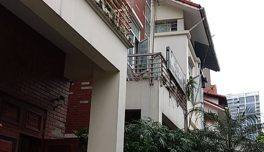 Bán Gấp Biệt Thự Sân Vườn Làng Việt Kiều Châu Âu-Mặt Phố Nguyễn Văn Lộc, 4X165M2 Chỉ 28 Tỷ