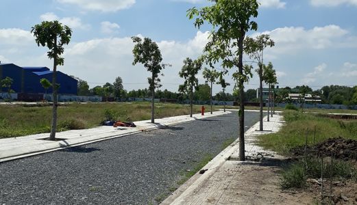 Cần Sang Nhượng Lô Đất Thổ Cư 100%. Tọa Lạc Ngay Trung Tâm Thị Trấn Đức Hòa,