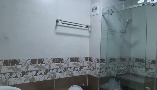 Nhà Phân Lô, Ô Tô Tránh Nguyễn Chí Thanh, Đống Đa, Gara Ô Tô, Kinh Doanh 