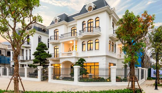 Đón Lộc Vàng, Lái Xe Sang Cùng Với Vinhomes Star City Ngay Hôm Nay.