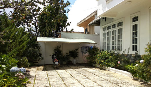 Bán Biệt Thự Sân Vườn Cách Hồ Xuân Hương Đà Lạt Chỉ 500M. Giá Rẻ Nhất Thị Trường.