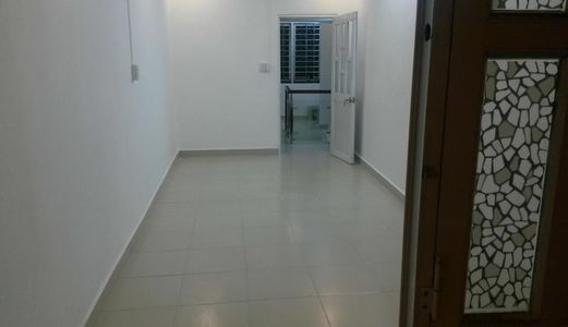 Bán Nhà Hoa Sứ, Phú Nhuận, Ô Tô Dt 4X10, Giá  5.3 Tỷ.