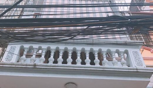 Nhà Đẹp – Gần Phố - Kinh Doanh – Ngõ Thông Rộng 