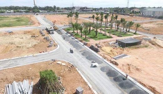 Bán Đất Chợ - Kinh Doanh Ngay Mặt Tiền Quốc Lộ 13. Shr