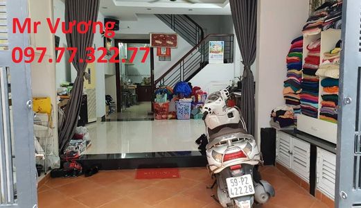 Bán Gấp Nhà Cmt8, Ngay Công Viên Lê Thị Riêng, Nhà Đẹp, Rộng Thoáng, Dọn Vào Ở Luôn.