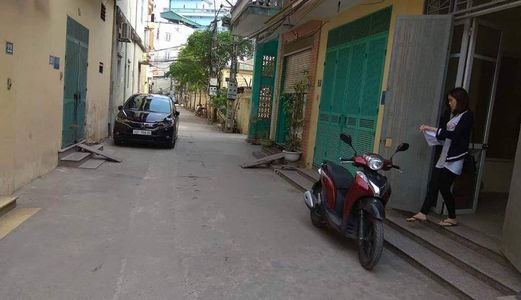 Cần Bán Căn Nhà Phố Phan Đình Giót, 3 Tầng, Ô Tô Vào, 2.3 Tỷ.