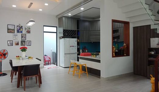 Bán Biệt Thự Tấn Trường- Quận 7 9X18M 2 Lầu Đầy Đủ Nội Thất Cao Cấp. Gía 15.5 Tỷ Lh: 0906798119 Hân
