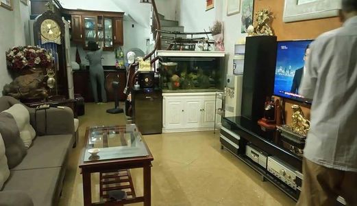 Gấp, gấp, gấp! Chỉ 3.x Tỷ Nhà Đầu Ngõ 192 Lê Trọng Tấn, Vị Trí Siêu Đẹp, Ô Tô Tránh.