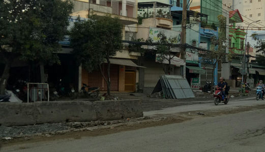 Cho Thuê Nhà Nguyên Căn Mặt Tiền Htp . Dt 5X15M. 1Tr,1L,3L. Giá Thuê 25 Tr / Tháng .