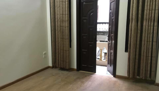 Bán Gấp Nhà Đường Phố Bạch Mai 35M2, Ô Tô, Dân Trí Cao Giá Cực Rẻ.