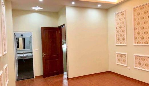 Nhà Cực Đẹp Hơn 5 Tỷ Phố Hào Nam 5 Tầng 43M2 Không Thể Đẹp Hơn