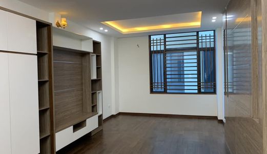 Bán Nhà Thịnh Quang Đống Đa 42M, 5 Tầng Mặt Tiền 3.9 M Giá 5.7 Tỷ, Nhà Mới Ở Luôn.