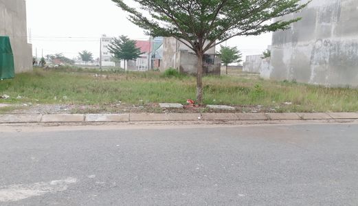 Ngân Hàng Phát Mãi 1 Lô Góc Và 10 Nền Đất Thổ Cư Sổ hồng riêng Cách Aeon Maill 10 Phút