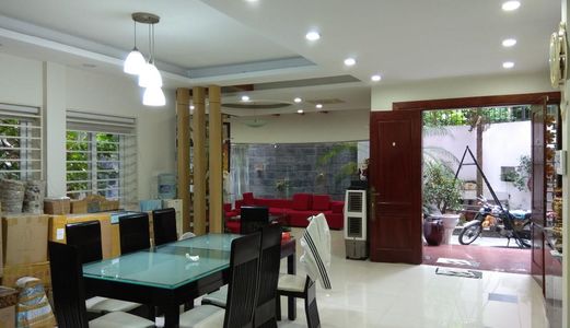 Biệt Thự Sang Trọng 130M2 Phố Quảng Bá, Mặt Tiền 9M, View Hồ Tây Cực Đẹp, Giá 20.8 Tỷ