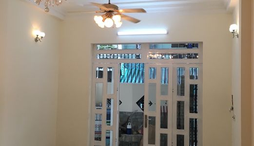 Bán Gấp Nhà 3 Lầu Đường Trường Sa P.13 Q. Phú Nhuận - Diện tích 5.6X17M - Giá 9.9 Tỷ.