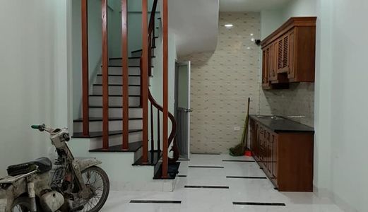 Bán Nhà Lĩnh Nam Hoàng Mai 35M, 5 Tầng Mặt Tiền 3.6M Giá 2.35 Tỷ.