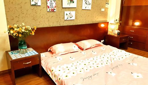 Cho Thuê Nhà Cực Đẹp Ngõ Văn Cao, Liễu Giai. Dt: 40M2 X 5 Tầng. Giá Chỉ 14 Triệu. Full Đồ Nội Thất Đẹp