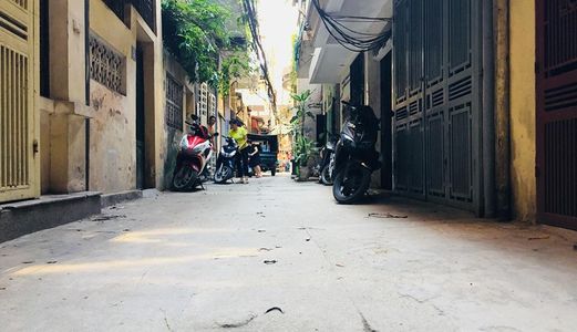 1.2 Tỷ - Sổ Vuông - 10M Ô Tô - Cạnh Hồ Sạch Nhất Định Công - 4 Phòng Khép Kín