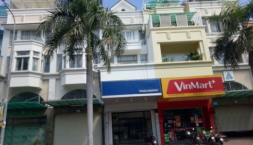 Cho Thuê Nhà Nguyên Căn Mặt Tiền Trần Trọng Cung .DT 5X25M. 1Trệt,1Lầu,3 Lầu . Giá Thuê Từ 20Tr-40 Tr .