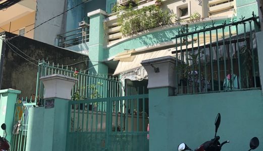 Bán Nhà Hẻm xe hơi 53 Bùi Văn Ba. Diện tích 5X20M. Nhà Cấp 4. Giá 6.5 Tỷ.