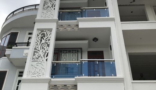 Chuyển Công Tác Bán Nhà Khu Công Ích Diện tích: 4X18M. 1Trệt ,2Lầu ,sân thượng . Đường 12M. Giá 7.5 Tỷ .